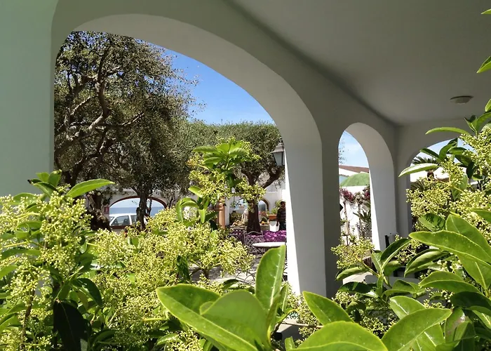 Hotel La Scogliera